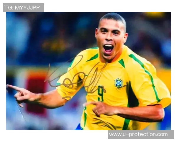 麻将脸足球球星场上风采尽显绿茵场上传奇故事